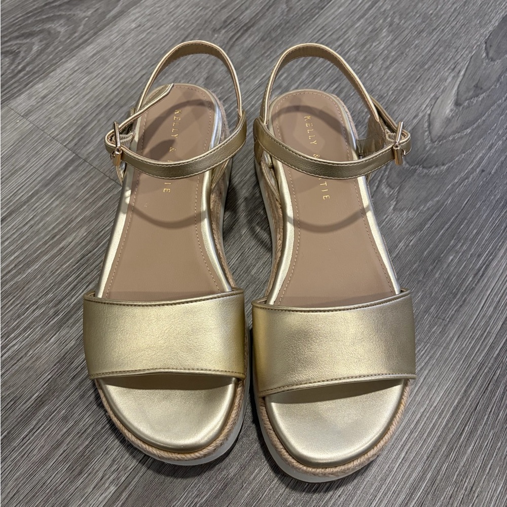 Kelly and Katie Elegant Metallic Sandals size 9